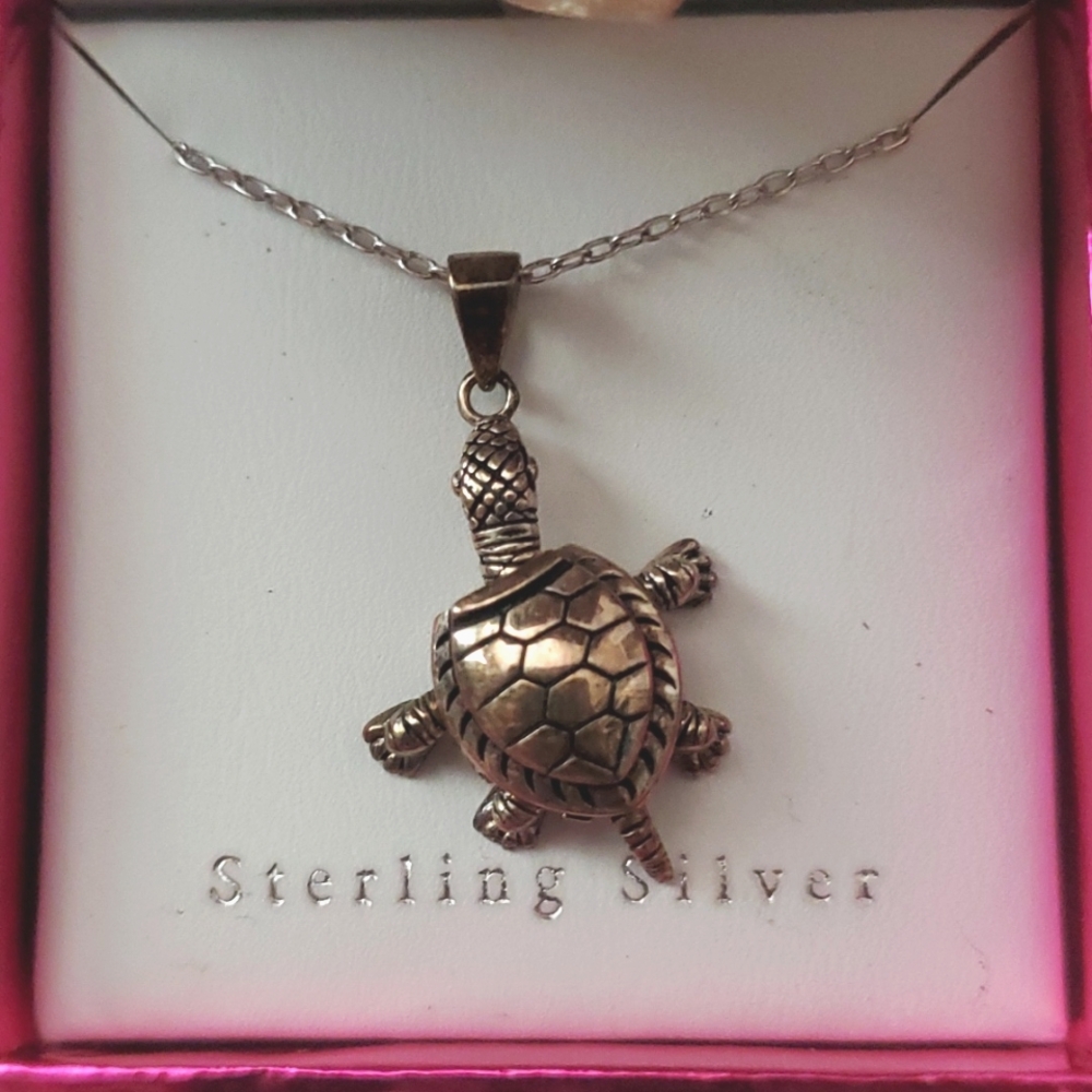 Contessa Di Capri Vintage Sterling Silver Turtle Necklace